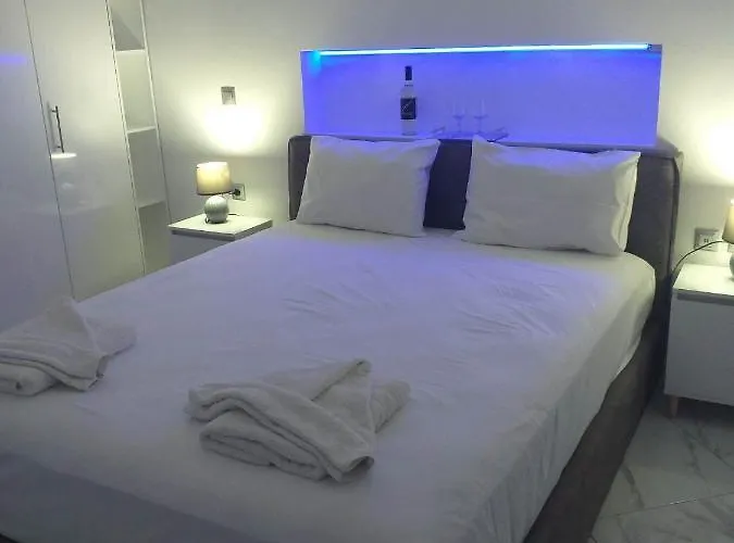 Daire Infinity Blue Panteli